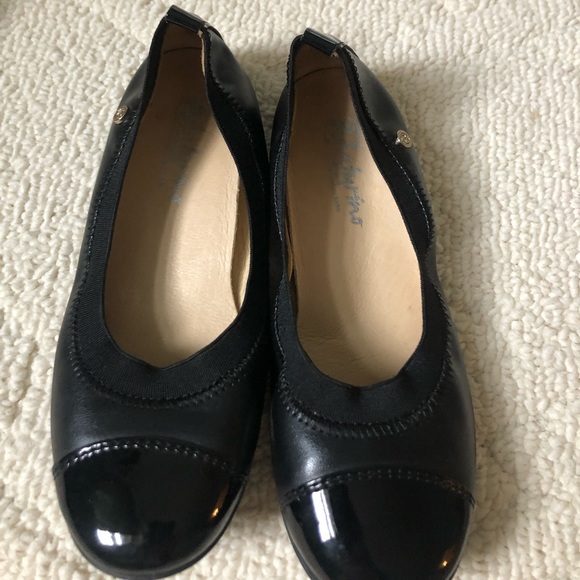 GIRLS NATURINO BLACK FLATS - Picture 1 of 4